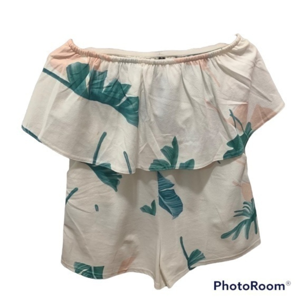🔴Amazon floral print romper with ruffle off the shoulders